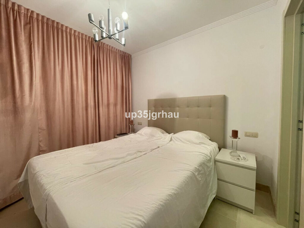 Penthouse Selwo Málaga - image 18