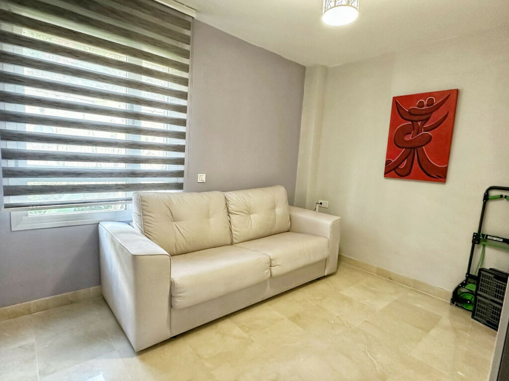 Middle Floor Apartment Los Arqueros Málaga - image 16