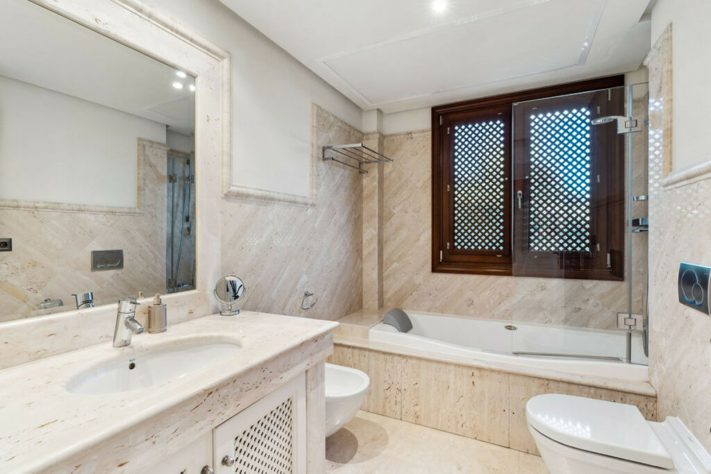 Penthouse Estepona Málaga - image 18