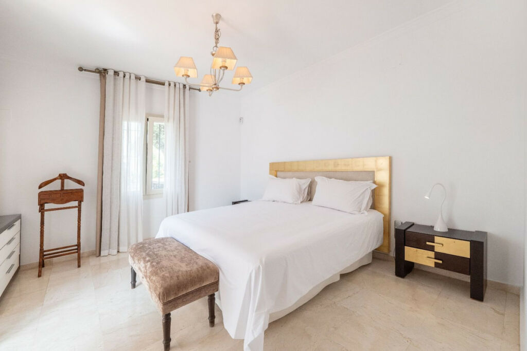 Detached Villa Marbella Málaga - image 18