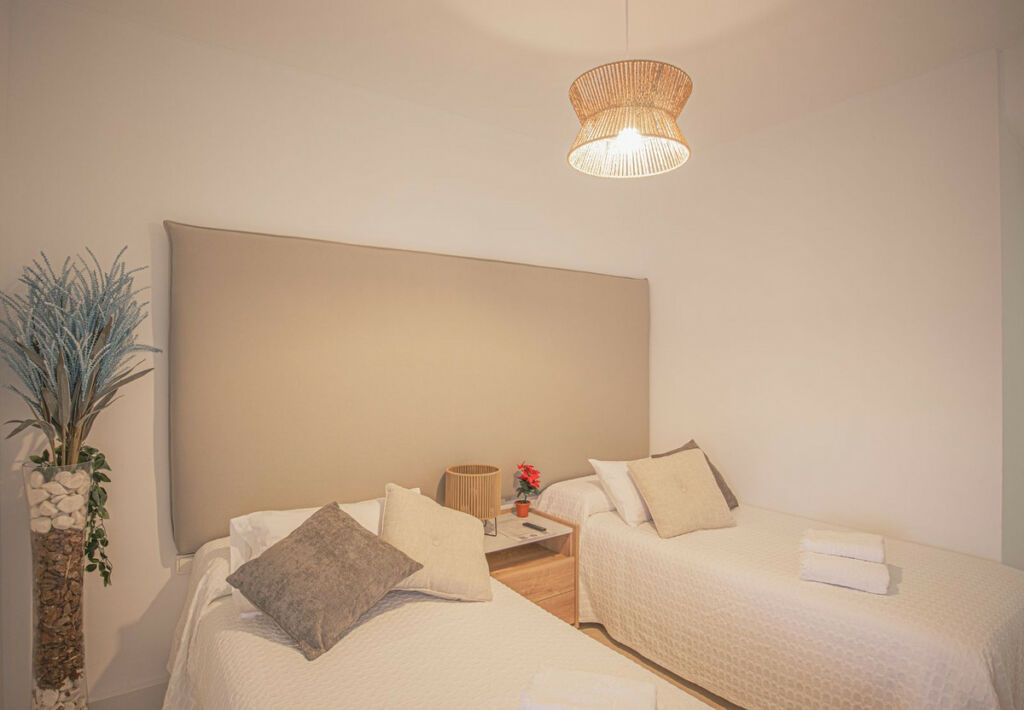 Middle Floor Apartment Estepona Málaga - image 18