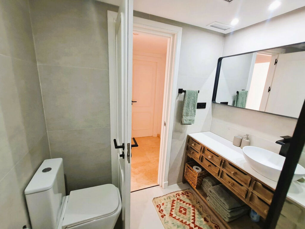 Middle Floor Apartment The Golden Mile Málaga - image 19