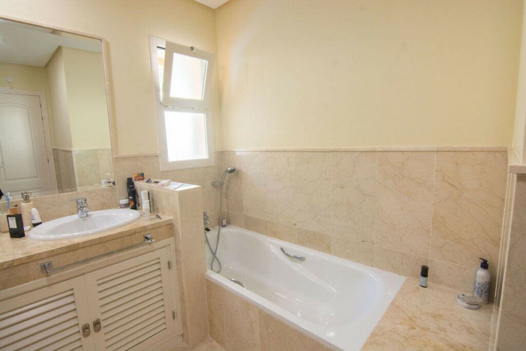 Middle Floor Apartment La Mairena Málaga - image 18
