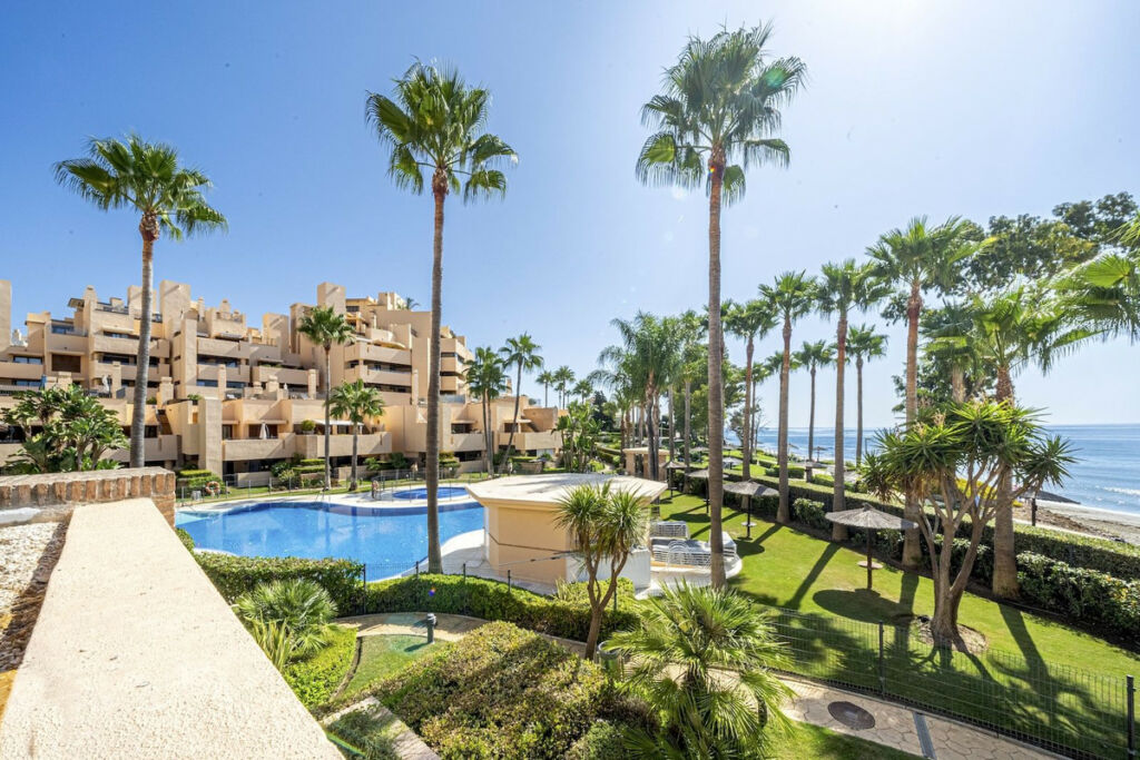 Top Floor Apartment Estepona Málaga - image 19