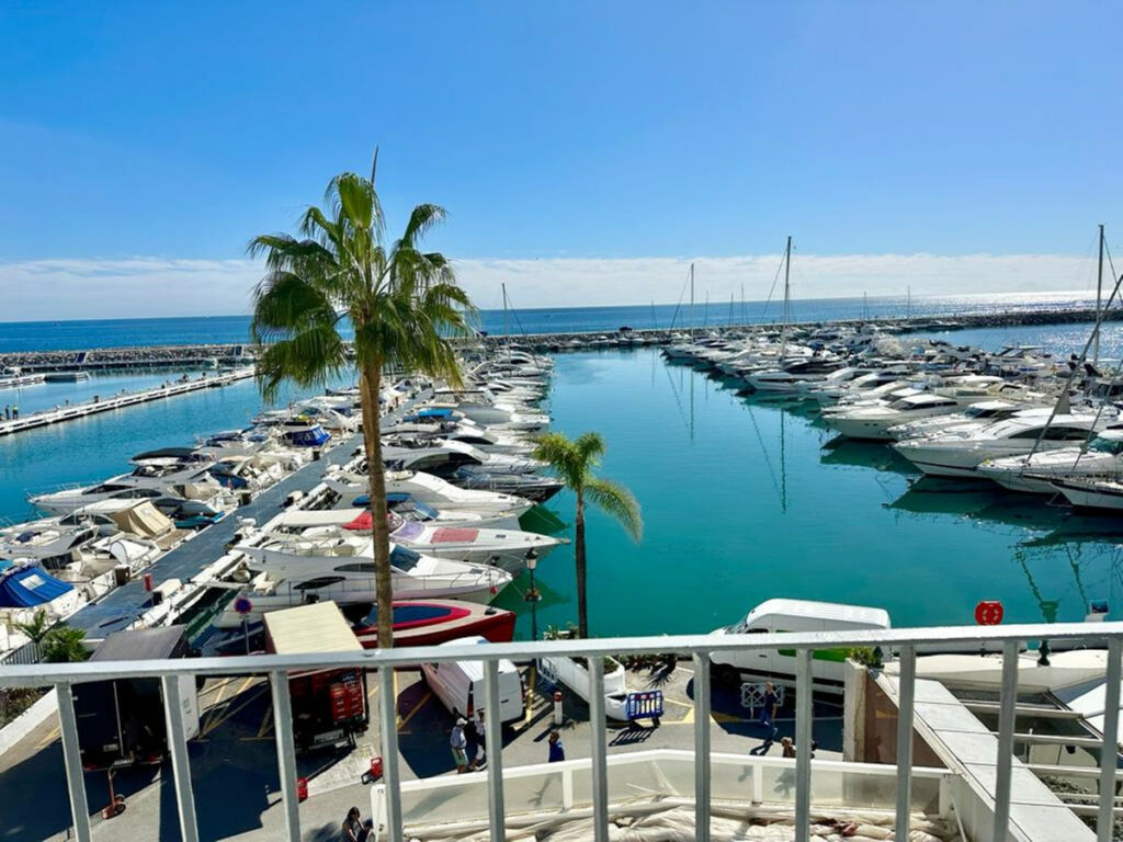 Penthouse Puerto Banús Málaga - image 19