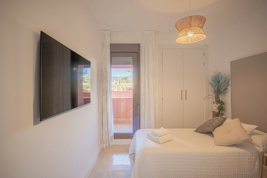Middle Floor Apartment Estepona Málaga - image 19