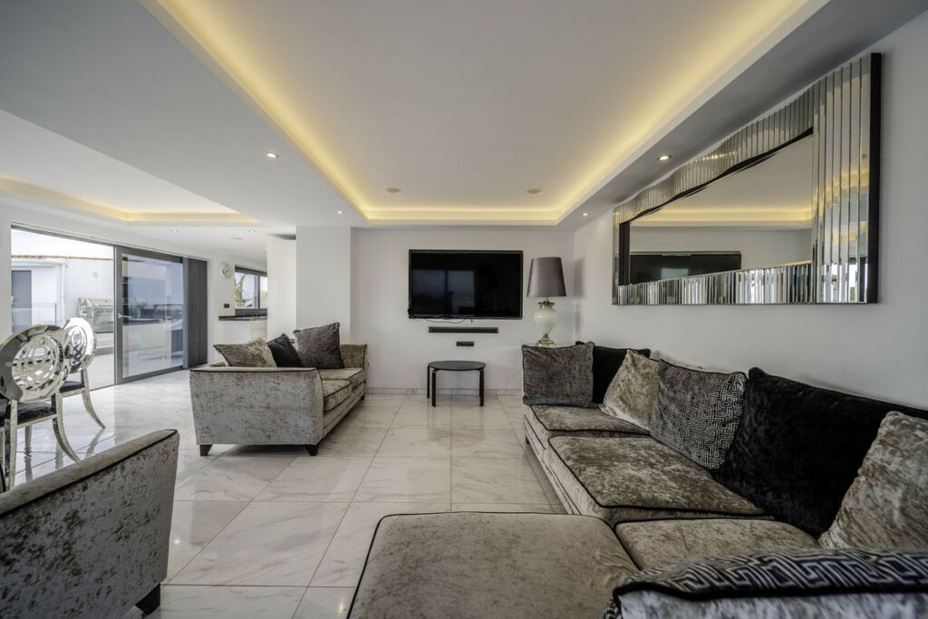 Detached Villa Benalmadena Málaga - image 7