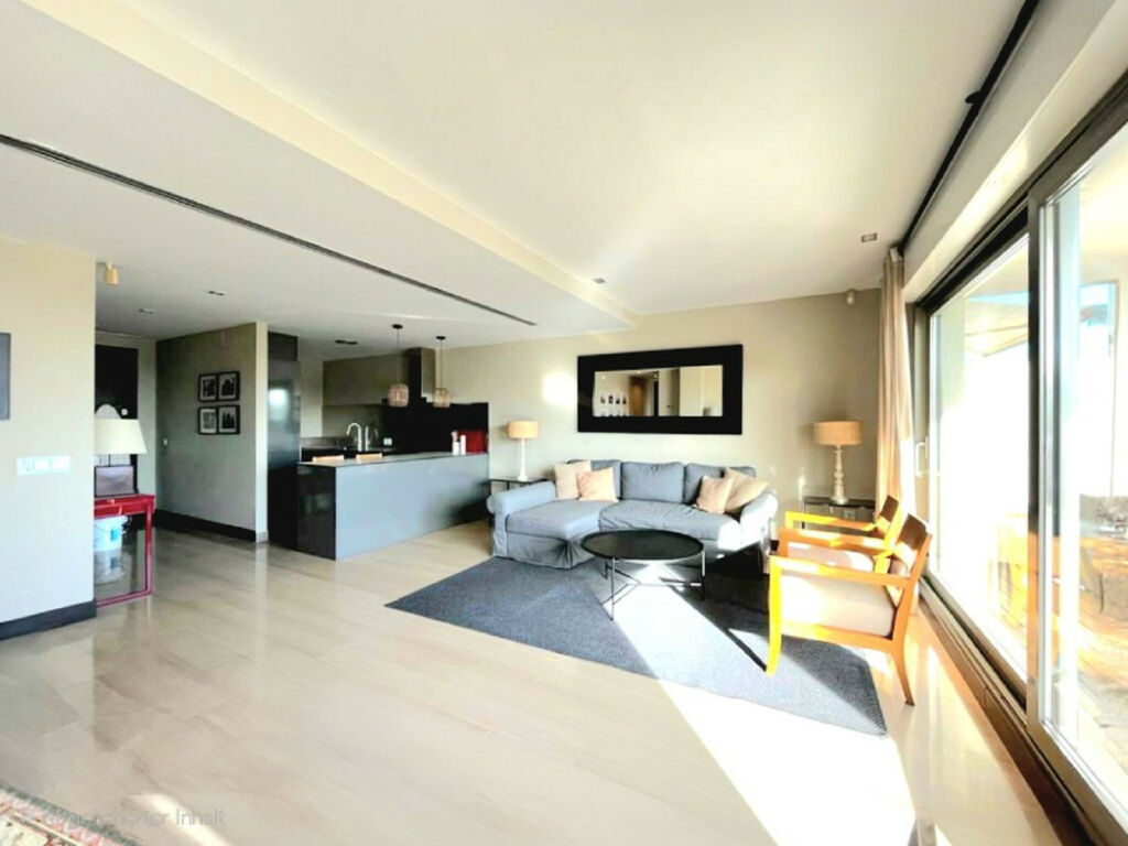 Middle Floor Apartment Benahavís Málaga - image 2