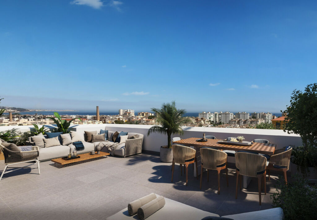 Middle Floor Apartment Torre del Mar Málaga - image 2