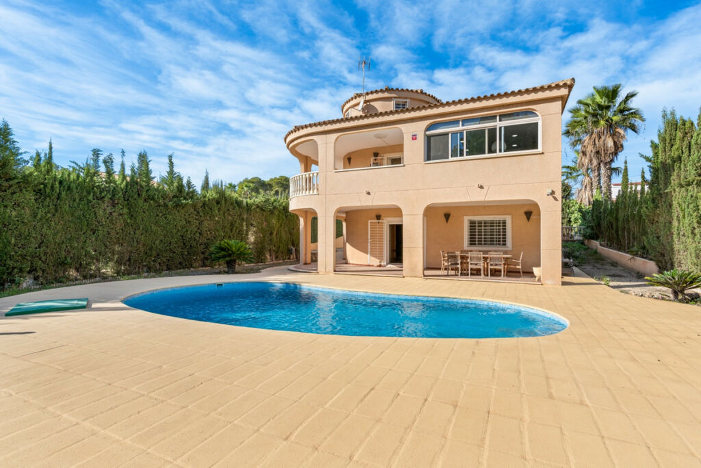 Detached Villa Los Balcones Alicante - image 2