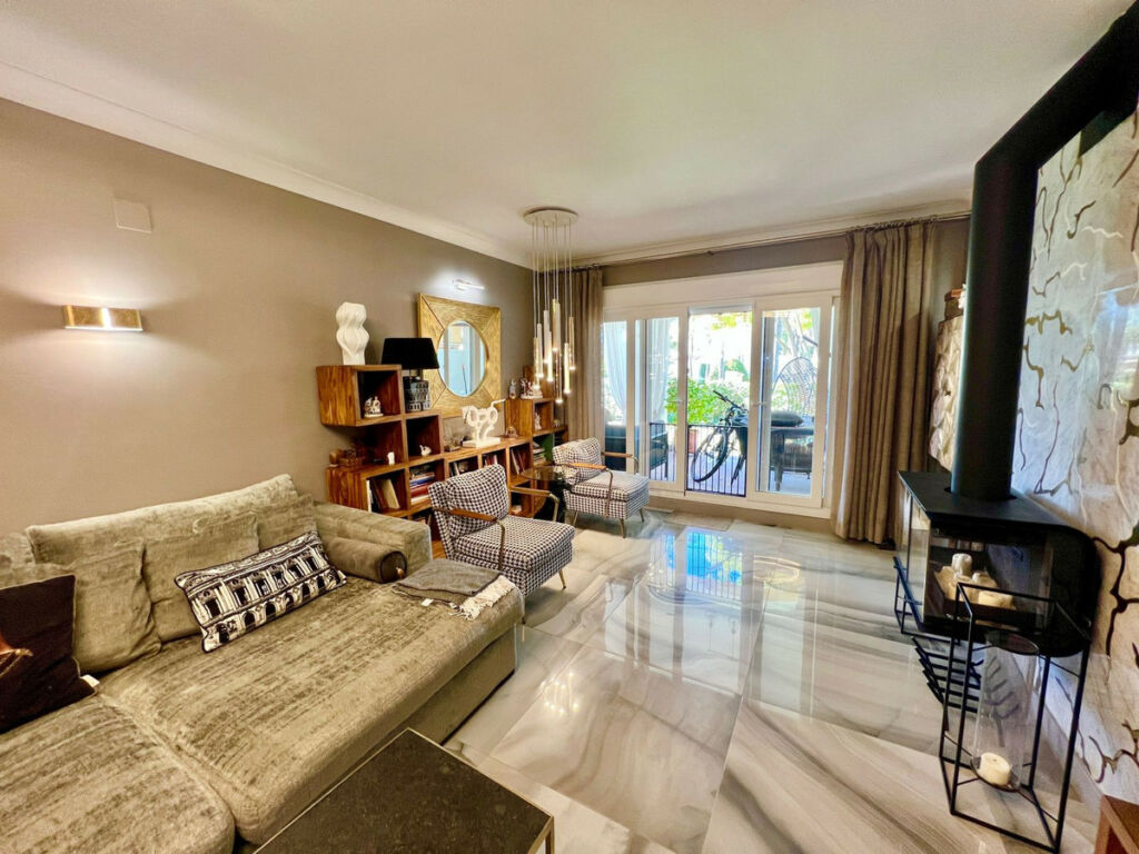 Ground Floor Apartment San Pedro de Alcántara Málaga - image 2
