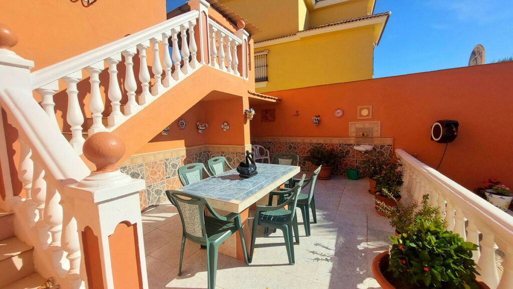 Detached Villa Puerto de la Torre Málaga - image 2