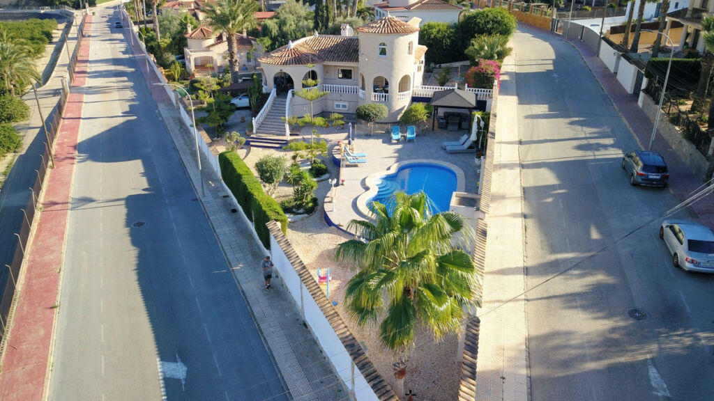 Detached Villa Algorfa Alicante - image 4