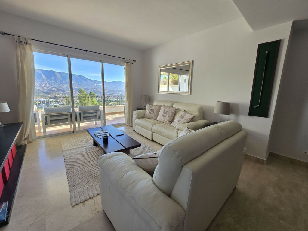 Middle Floor Apartment La Cala Golf Málaga - image 2