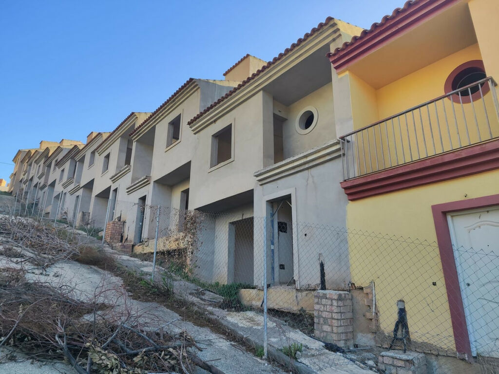 Semi-Detached House Alcaucín Málaga - image 2