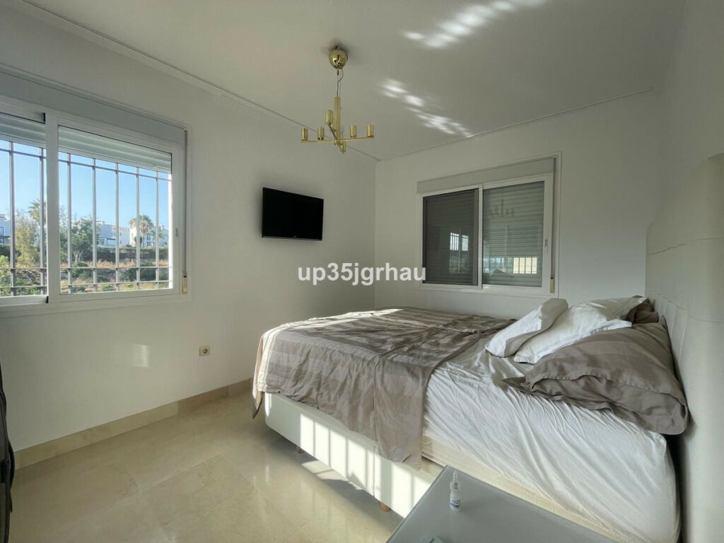Penthouse Selwo Málaga - image 20