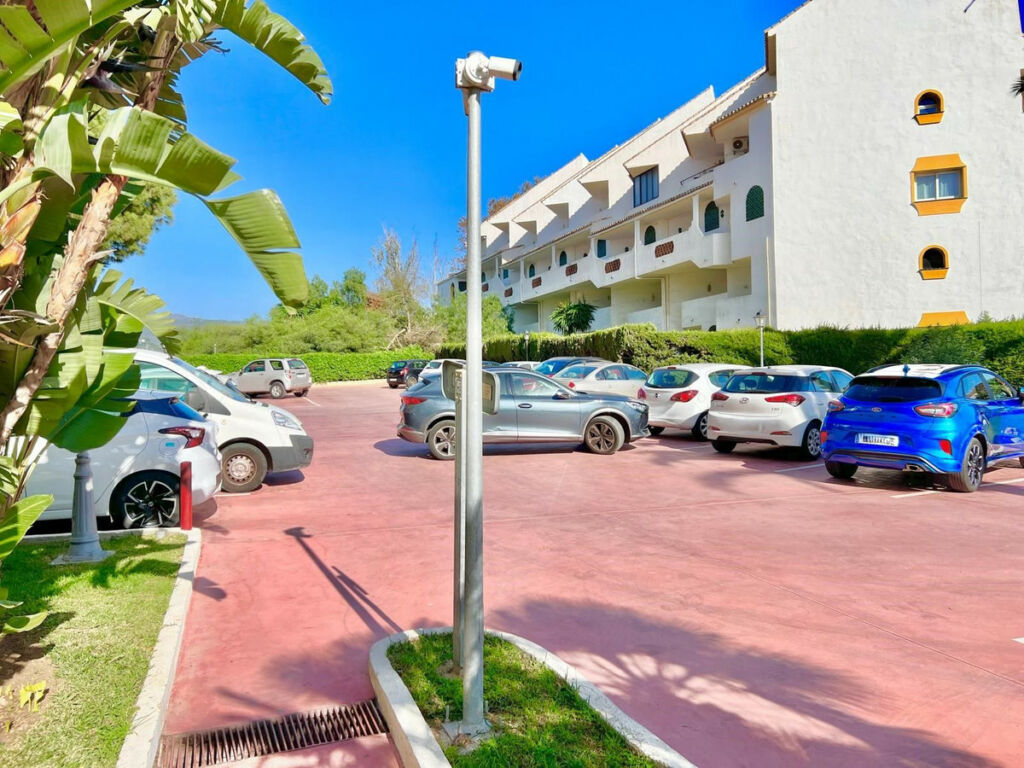 Middle Floor Apartment Las Chapas Málaga - image 20