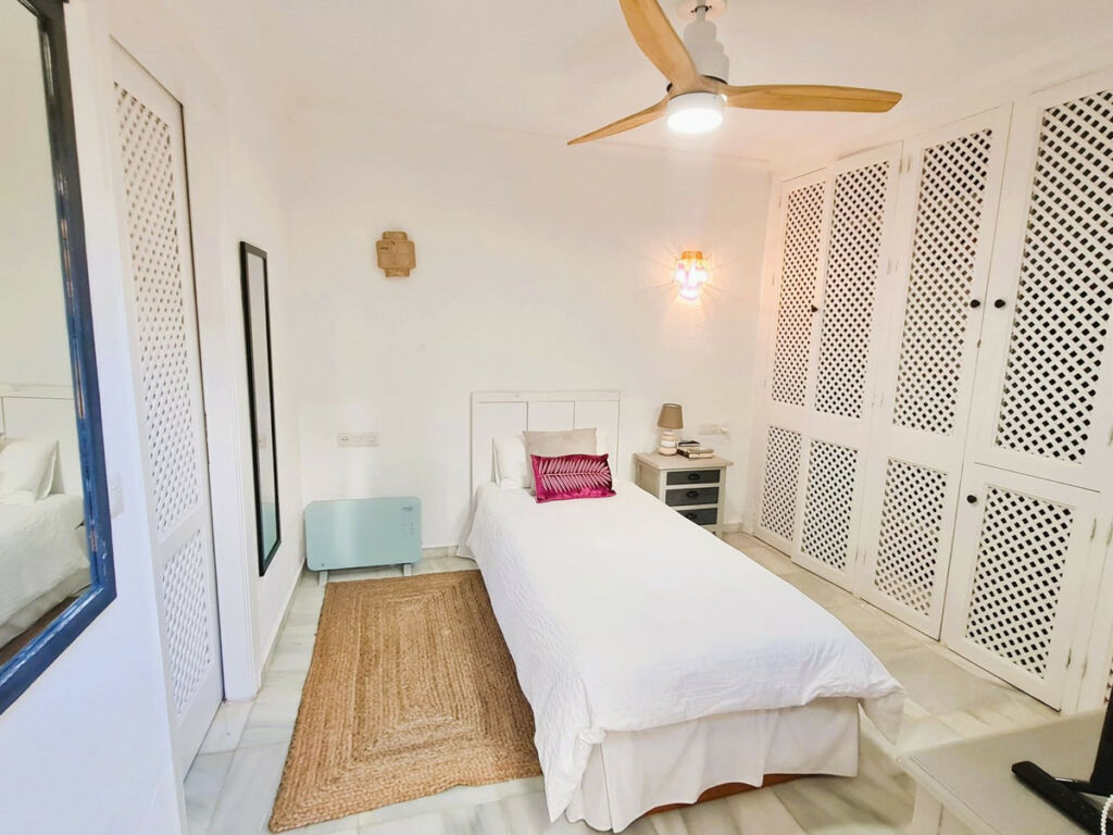Middle Floor Apartment The Golden Mile Málaga - image 20