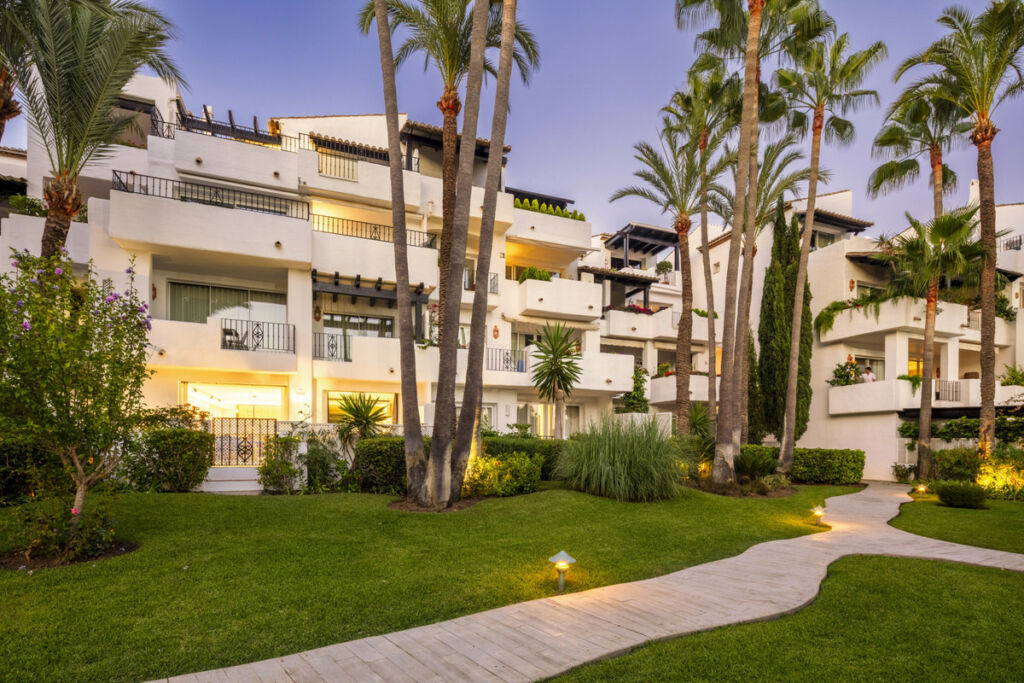 Middle Floor Apartment The Golden Mile Málaga - image 20