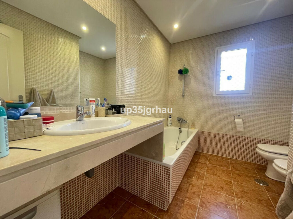 Penthouse Selwo Málaga - image 22