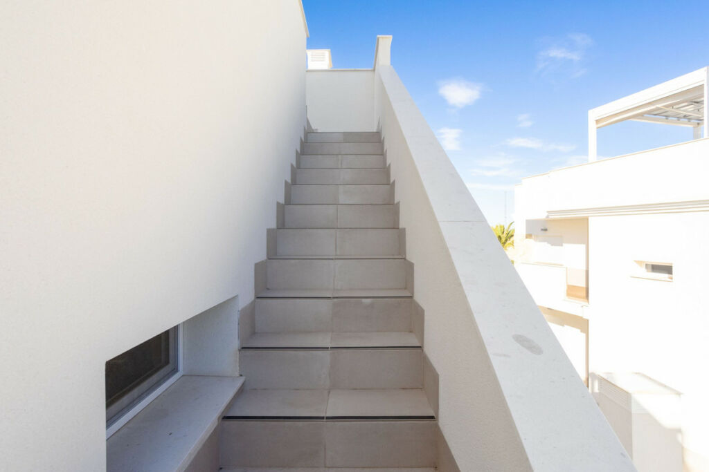 Top Floor Apartment Villamartin Alicante - image 22