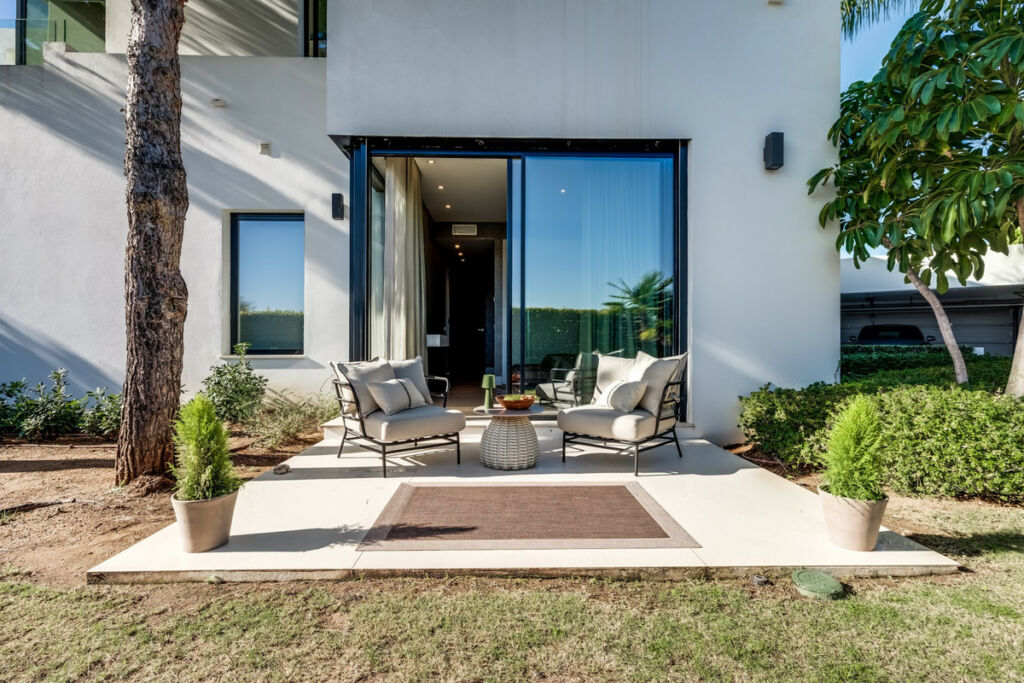 Detached Villa The Golden Mile Málaga - image 20