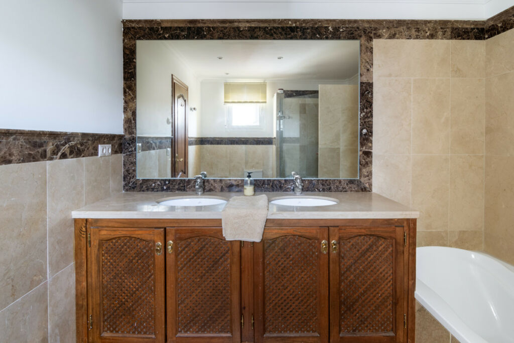 Townhouse Istán Málaga - image 22