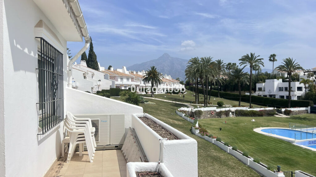 Duplex Nueva Andalucía Málaga - image 4