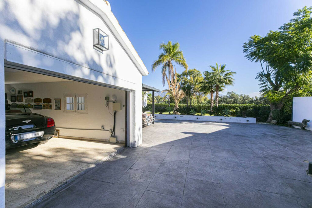 Detached Villa San Pedro de Alcántara Málaga - image 25