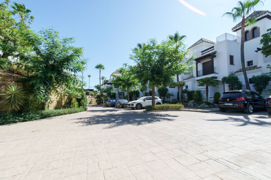 Townhouse Benahavís Málaga - image 25