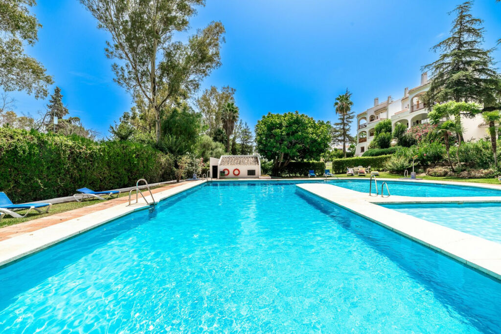 Detached Villa Nueva Andalucía Málaga - image 26
