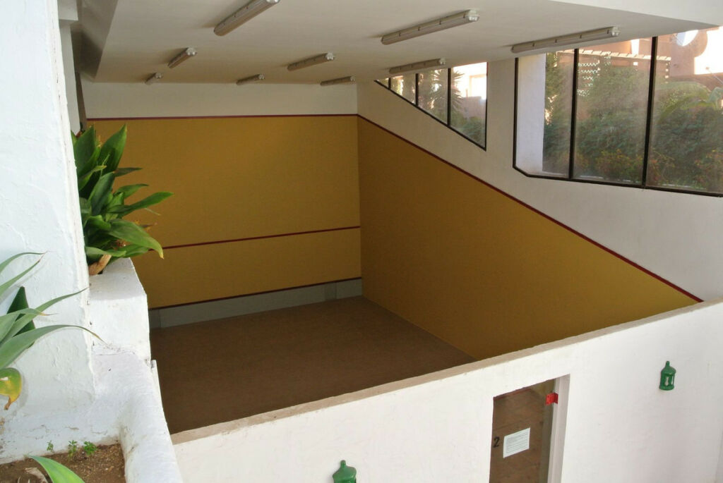 Middle Floor Apartment The Golden Mile Málaga - image 26
