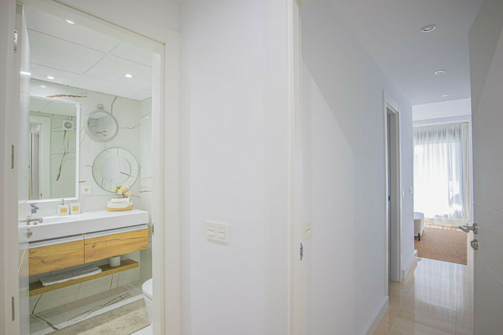 Middle Floor Apartment Estepona Málaga - image 27