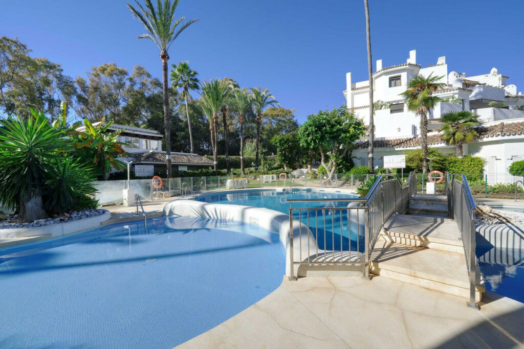 Penthouse Duplex Elviria Málaga - image 27