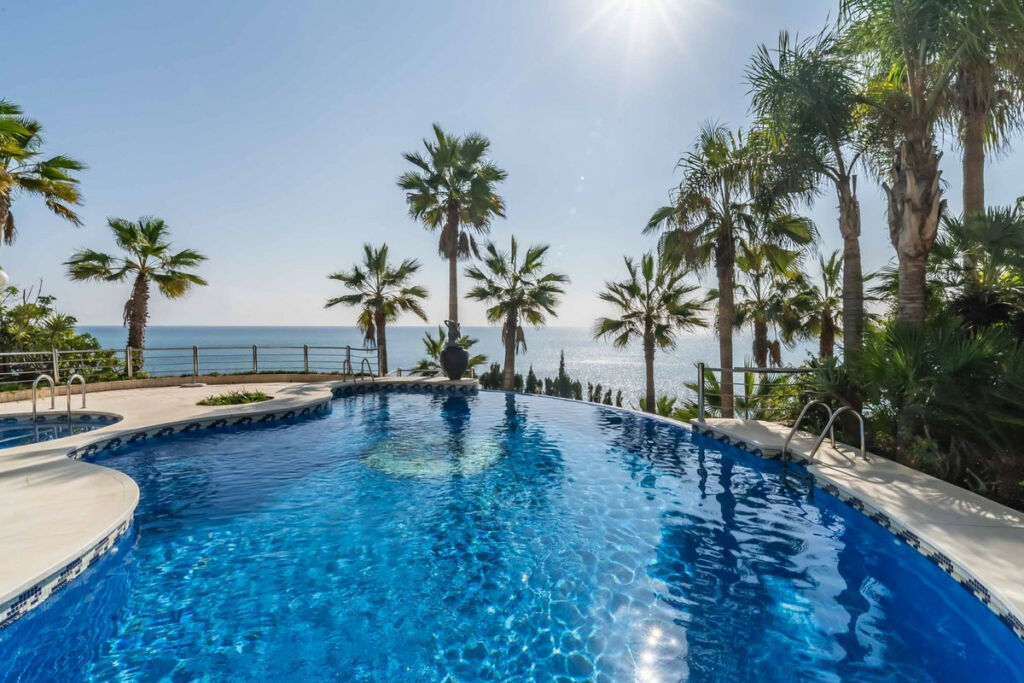 Middle Floor Apartment Benalmadena Costa Málaga - image 3