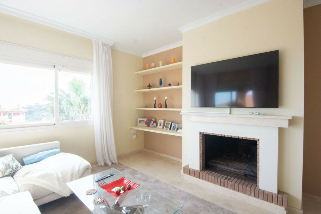 Middle Floor Apartment La Mairena Málaga - image 24