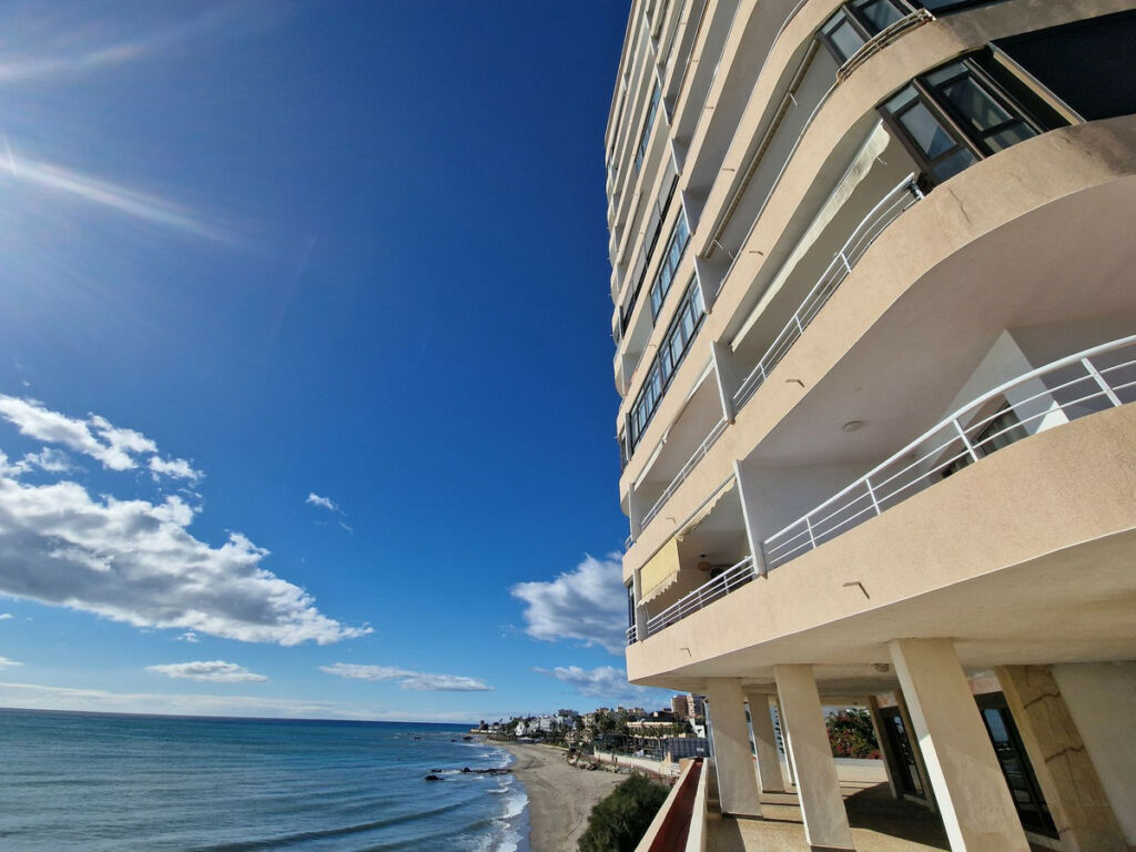 Middle Floor Studio Riviera del Sol Málaga - image 3