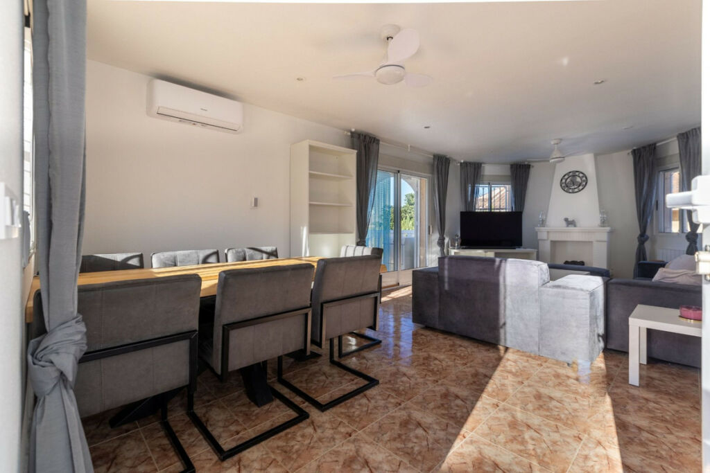 Detached Villa Benijofar Alicante - image 3
