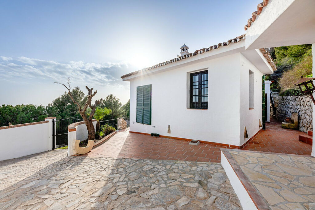 Detached Villa Mijas Málaga - image 3