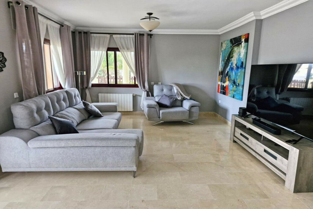 Detached Villa Coín Málaga - image 3
