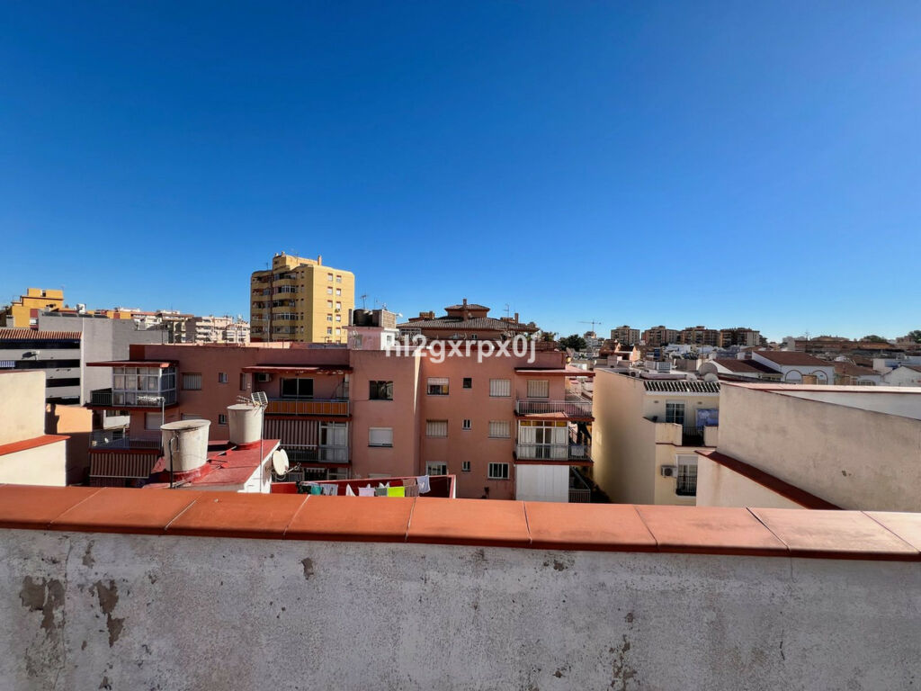 Apartment Complex Las Lagunas Málaga - image 3