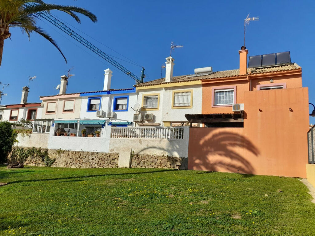 Townhouse Las Lagunas Málaga - image 3