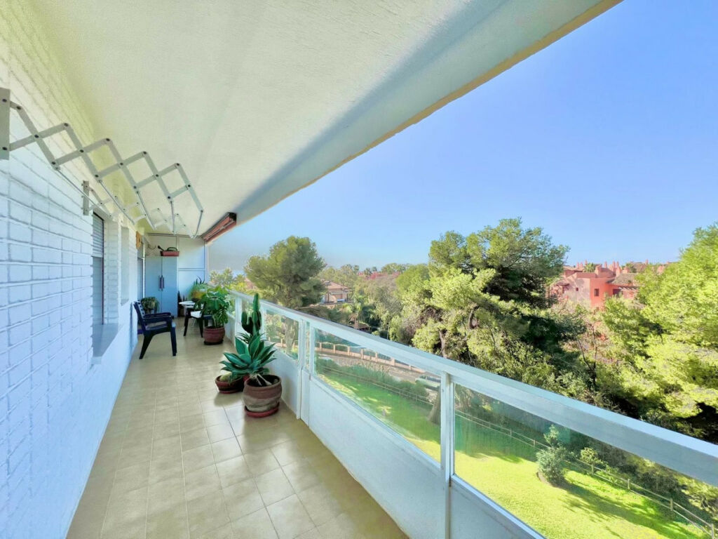 Middle Floor Apartment Las Chapas Málaga - image 3