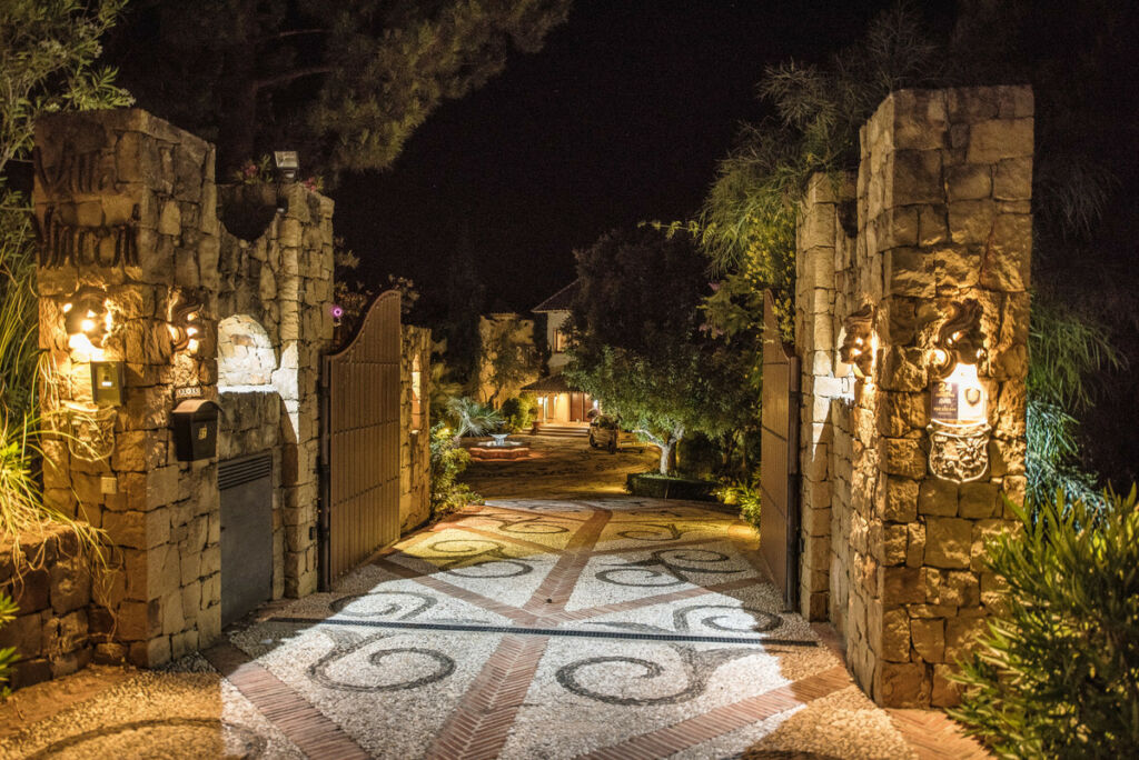 Detached Villa La Zagaleta Málaga - image 3