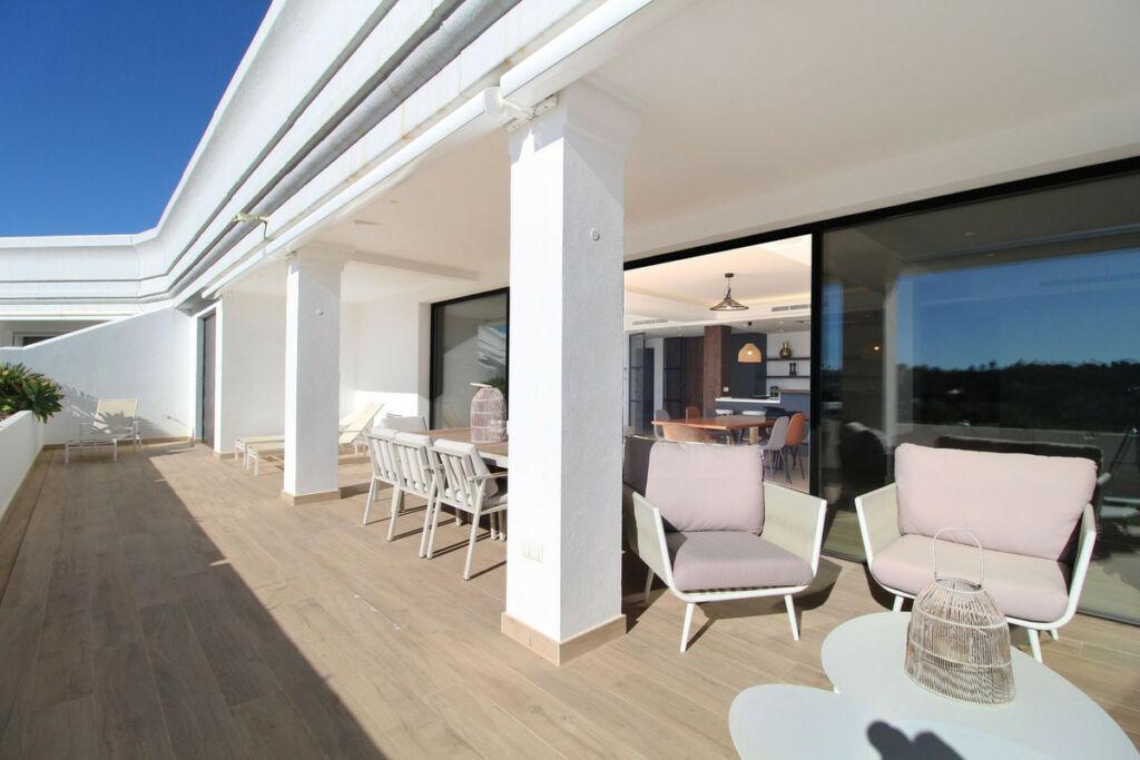 Penthouse Las Brisas Málaga - image 3