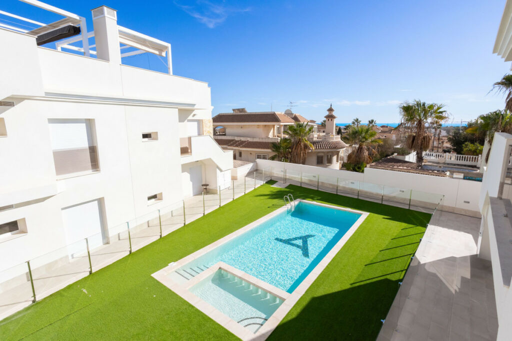 Top Floor Apartment Villamartin Alicante - image 31