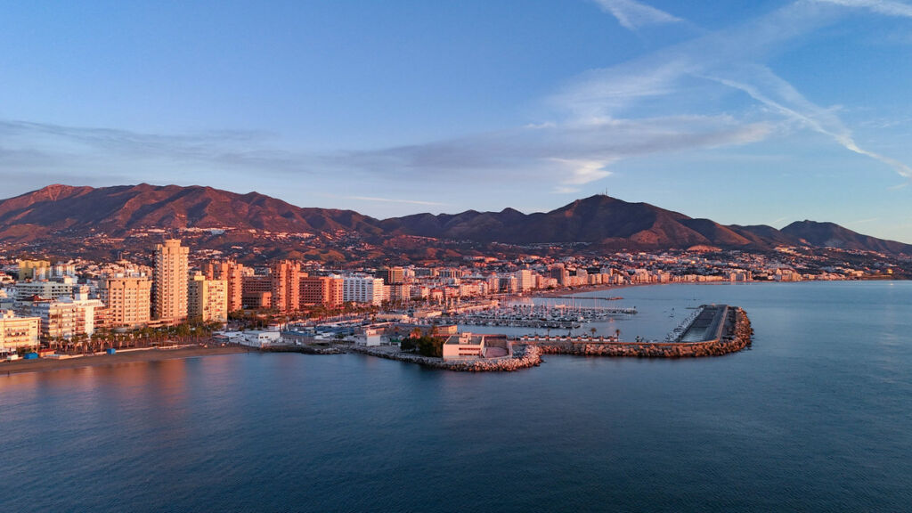 Middle Floor Apartment Fuengirola Málaga - image 31