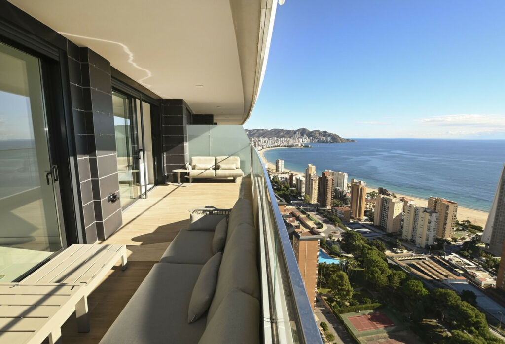 Middle Floor Apartment Benidorm Alicante - image 31