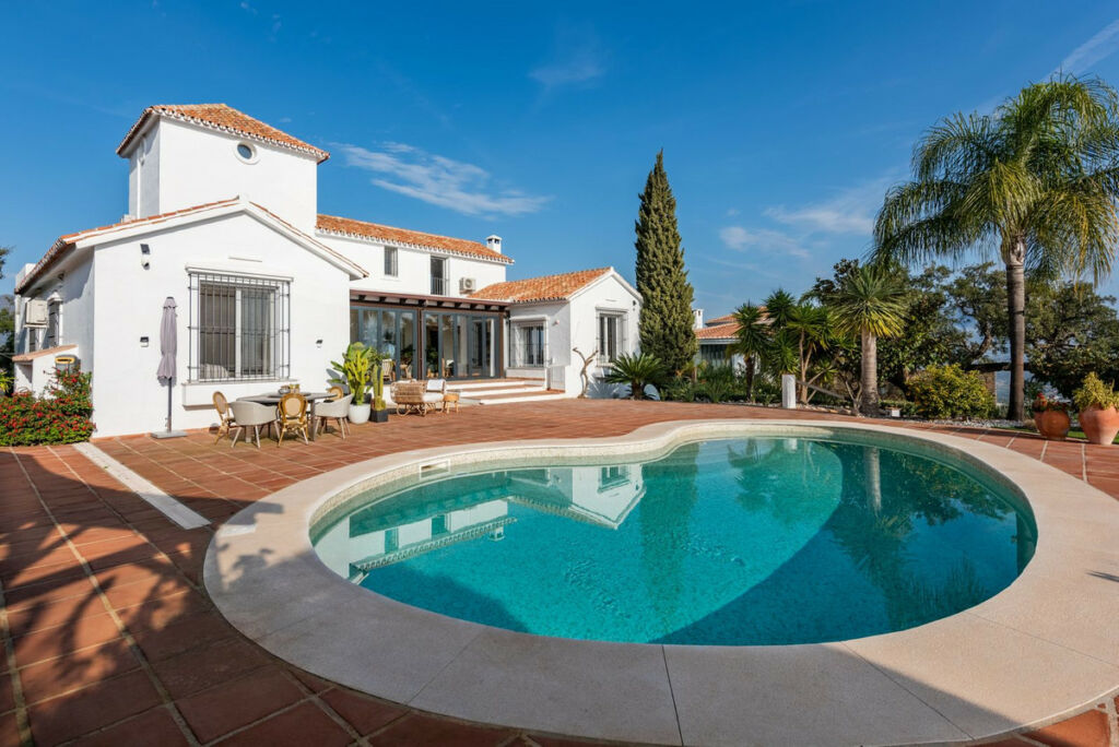 Detached Villa La Mairena Málaga - image 27