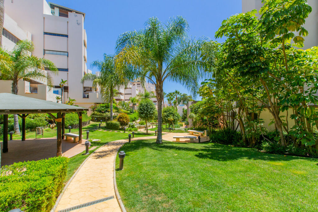 Top Floor Apartment Estepona Málaga - image 32